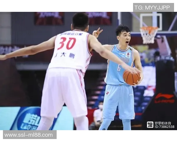 贺一然谈比赛经验：频繁比赛助力球员快速成长与进步